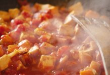 Curry de tofu aux patates douces recette végétarienne au tofu