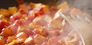 Curry de tofu aux patates douces recette végétarienne au tofu