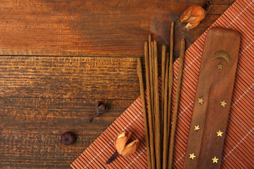 encens aux huiles essentielles anti-moustiques