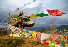 Lorsque l’enfant paraît… au Tibet la naissance de l'enfant dans la culture tibétaine