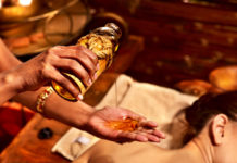 L’huile Mahanarayan pour se recentrer en douceur huile mahanarayan massage ayurvédique pour l'hiver