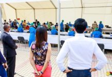 Madagascar teste officiellement les huiles essentielles contre le SARS-Cov-2 ou Covid-19 madagascar-teste-officiellement-les-huiles-essentielles-contre-le-covid-19