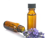 La lavande, la plus essentielle des huiles aromatiques françaises huile essentielle de lavande officinale reponses bio