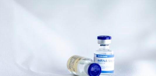 spencer-davis-Injections-ARNm-Reponses-Bio-Jean-Baptiste-Loin